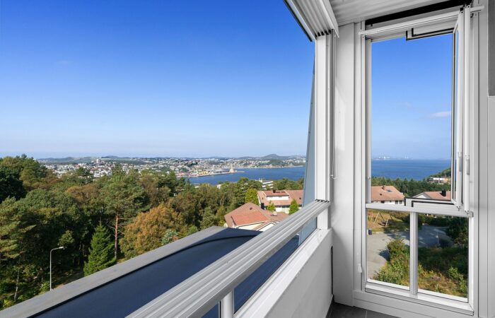 5_astuces_clefs_pour_aménager_un_petit_balcon_en_longueur